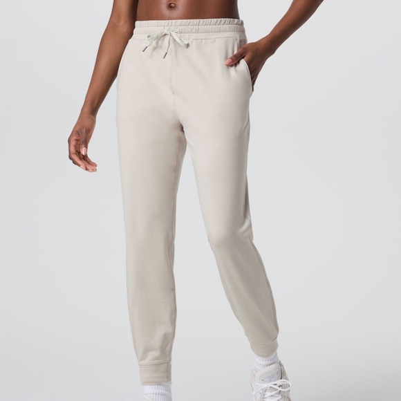 Vuori Performance Jogger - Picture 1 of 3